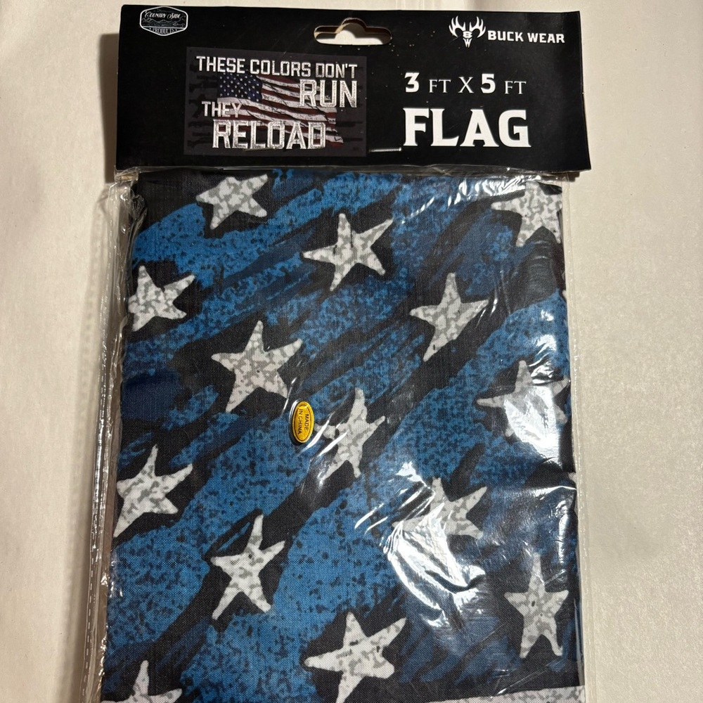 Buck wear 3x5 flag, these colors don’t run they reload, new
